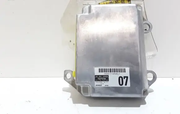 Toyota Land Cruiser (J120) Airbag control unit/module 8917060120