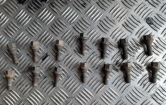BMW 3 E46 Nuts/bolts 