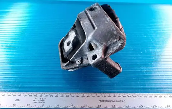 Audi A4 S4 B8 8K Engine mount bracket 8K0199381