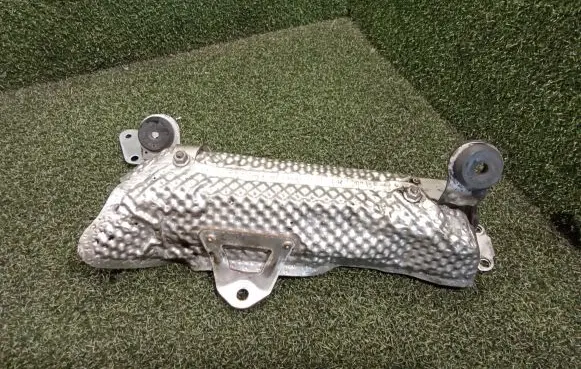Mercedes-Benz S W222 Heat shield in engine bay A6420903141
