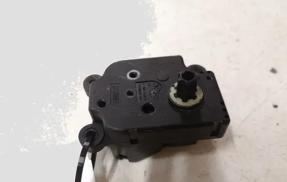 Citroen C5 Air flap motor/actuator P2861001UA31