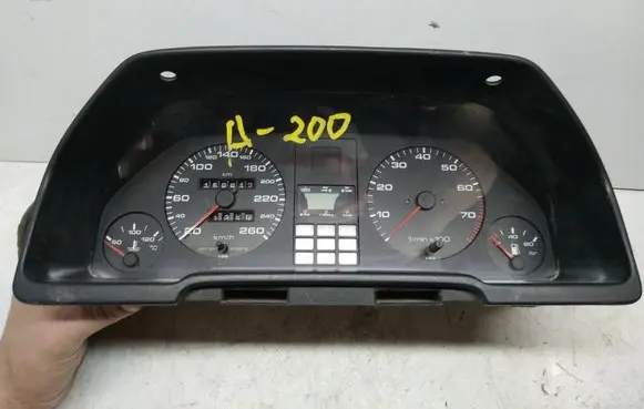 Audi 100 200 5000 C3 Speedometer (instrument cluster) 88311104 447190 K3972