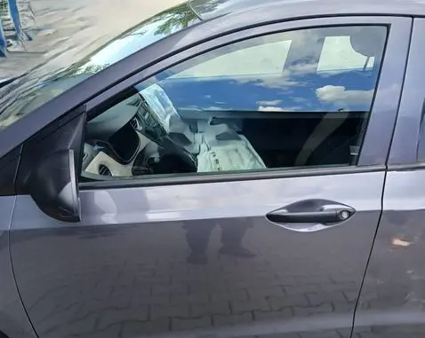 Hyundai i10 Front door