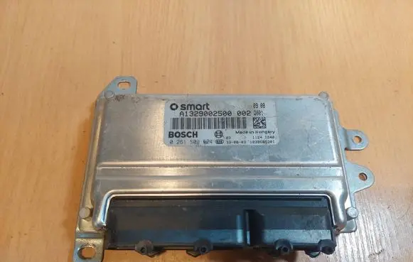 Smart ForTwo II Engine control unit/module ECU 0261S09524 A1329002500 A039S65301