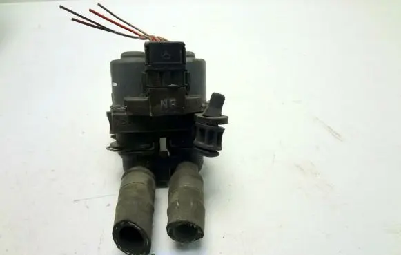 Mercedes-Benz E W210 Other engine bay part A0018307784 0018307784