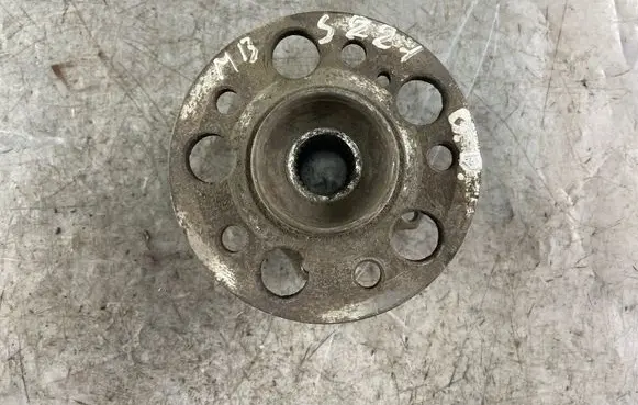 Mercedes-Benz S W221 Rear wheel hub