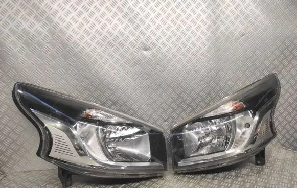 Renault Trafic III (X82) Headlight/headlamp 260107274R