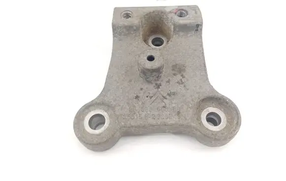 Opel Crossland X Gearbox mounting bracket 9682355880