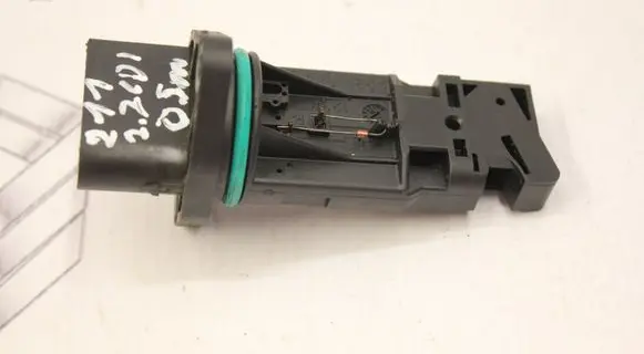 Mercedes-Benz E W211 Mass air flow meter F00C2G2068