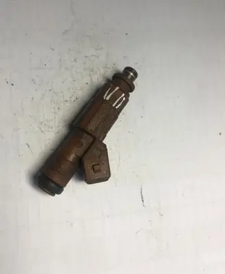 Volvo S60 Fuel injector 9186340