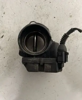 Audi A6 S6 C5 4B Throttle valve