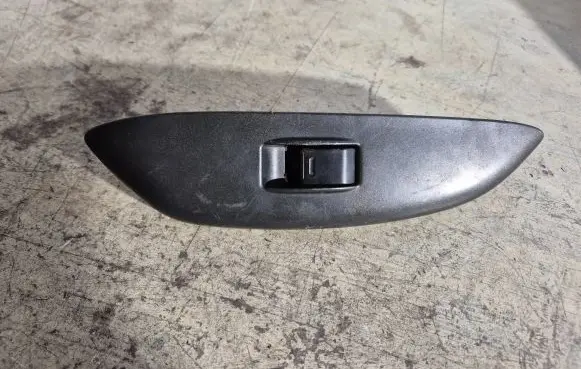 Toyota Yaris Rear door window winding handle 2314