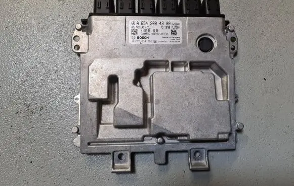 Mercedes-Benz C W205 Engine control unit/module A6549004300 0281034752 A1549012600