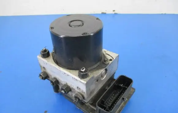 Skoda Fabia Mk1 (6Y) ABS Pump 6Q0614417M