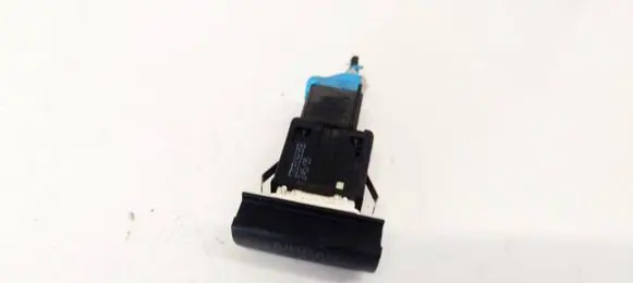 Passenger airbag on/off switch