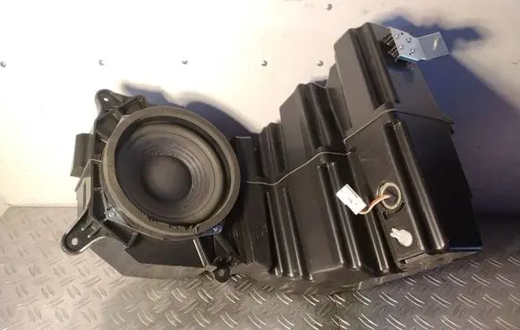 Lexus RX 450H Subwoofer speaker 861600WM10