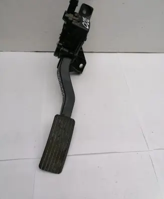 Mitsubishi Colt Accelerator throttle pedal MN125792 A4543000304