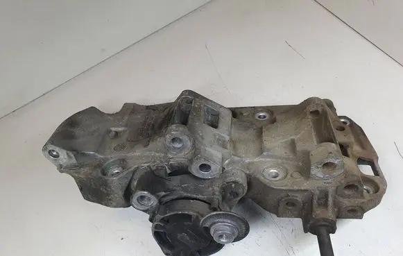 BMW 5 F10 F11 Generator/alternator bracket 8506863 174786