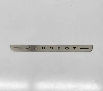 Peugeot 2008 II Front sill trim cover 98326989RW