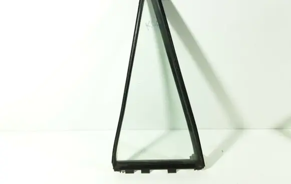 Rear vent window glass
