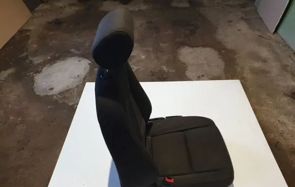 Audi A4 S4 B6 8E 8H Front driver seat 8E0881105P