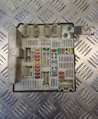 Renault Scenic II - Grand scenic II Fuse module 8200481866 519158083 7959487882