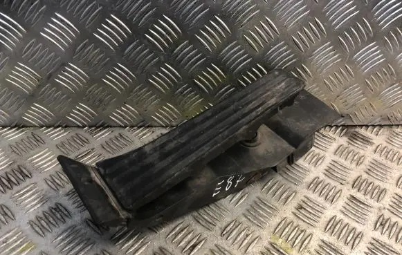 BMW 1 E81 E87 Accelerator throttle pedal 6766930