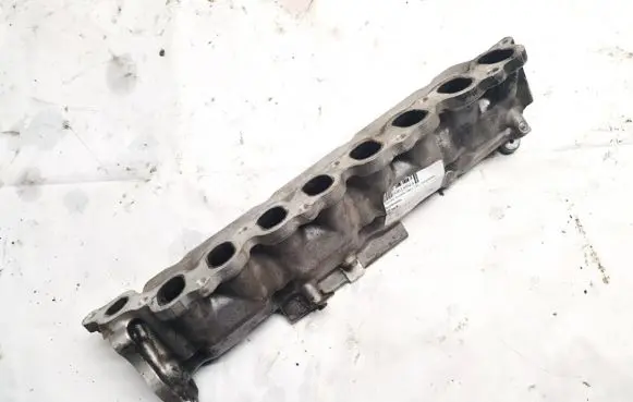 Toyota Avensis T220 Intake manifold