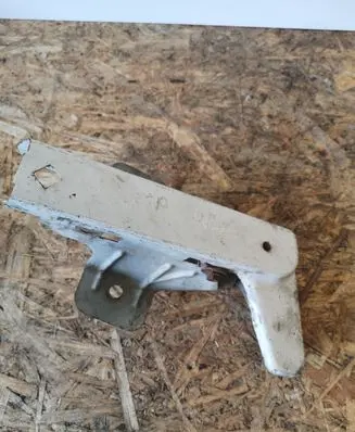Renault Trafic II (X83) Fender mounting bracket 8200523290