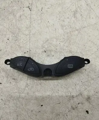 Ford Focus Windscreen/window heater switch D3L0A