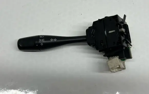 Mitsubishi Pajero Light switch MR570117