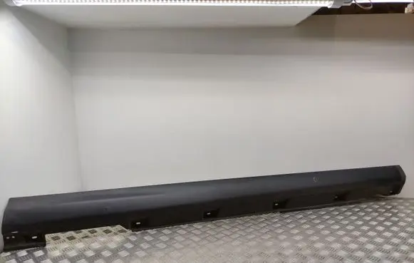 Ford Focus Side skirt rear trim 