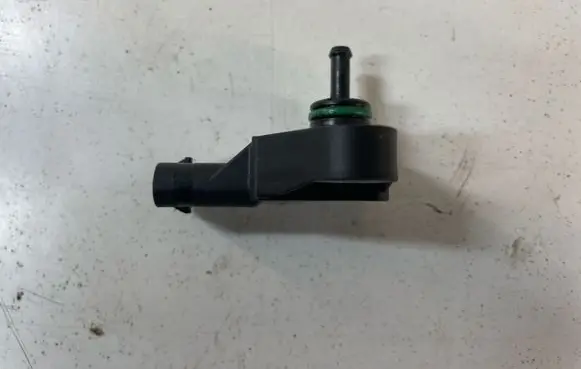 Mercedes-Benz GL X166 Air pressure sensor A0071533128
