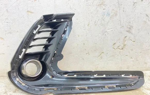 Hyundai Elantra VI Front fog light trim/grill 86564-F2310