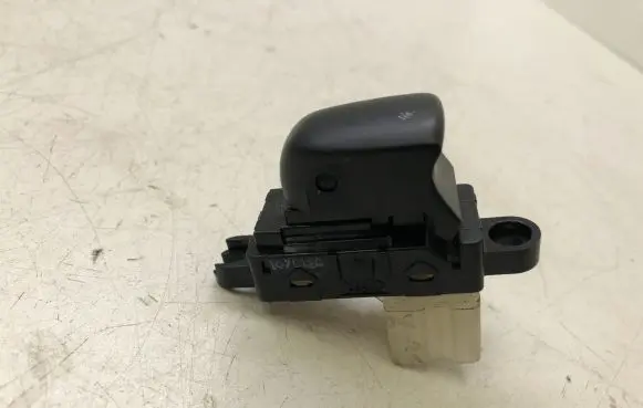 Nissan X-Trail T32 Electric window control switch