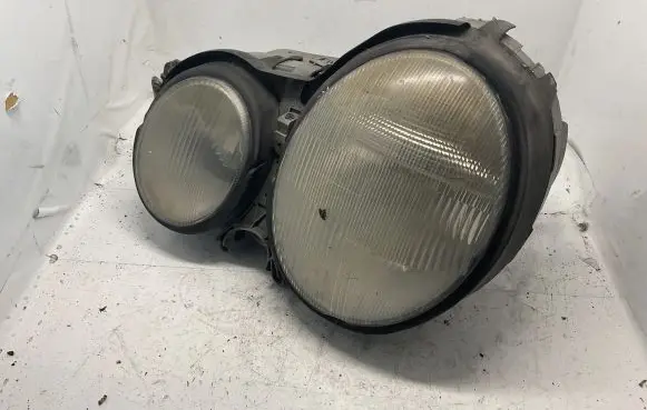 Mercedes-Benz C W202 Headlight/headlamp