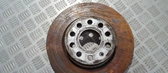 Volkswagen Golf V Front brake disc