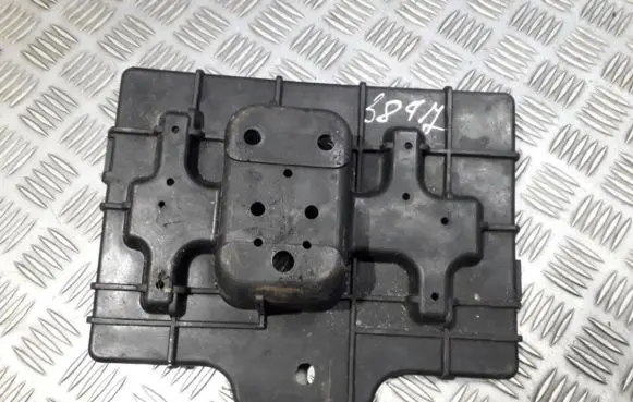 Hyundai Santa Fe Battery box tray cover/lid 