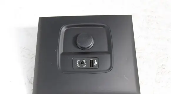Mini Cooper Countryman F60 AUX in-socket connector 9332796
