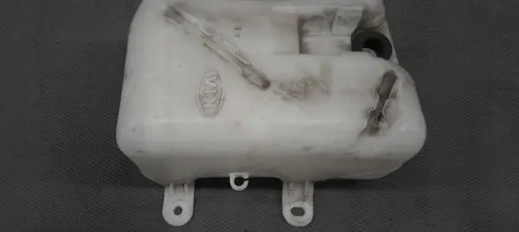 KIA Carnival Windshield washer fluid reservoir/tank
