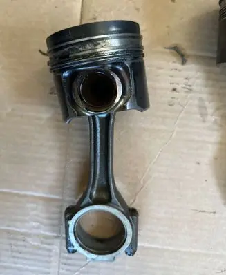 Audi A3 S3 8P Piston with connecting rod