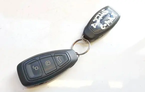 Ford C-MAX II Ignition key/card 
