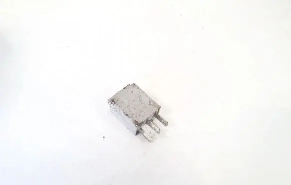 Volkswagen PASSAT B6 Other relay 1K0951253 0332011100