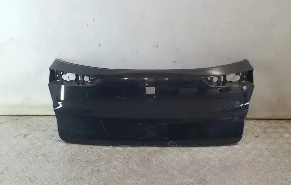 Tailgate trim