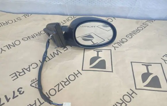 Chrysler 300M Front door electric wing mirror E11015472 E11025472