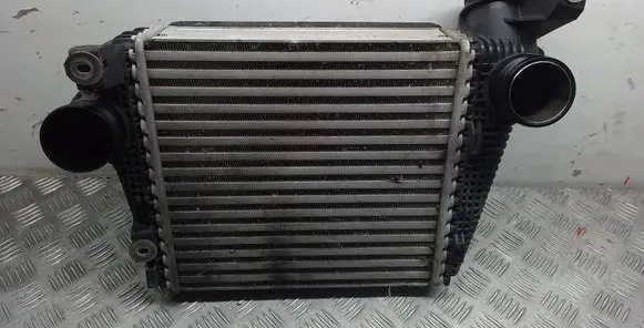 Porsche Macan (95B) Intercooler radiator 95B145807F