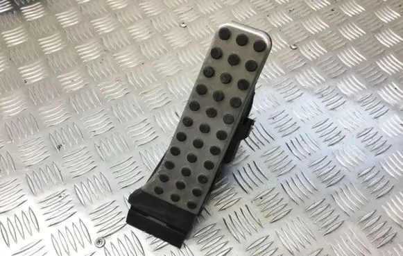 Mercedes-Benz S W222 Accelerator throttle pedal A2053000104
