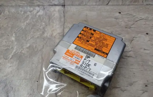 Toyota Corolla Verso E121 Airbag control unit/module 8917013060 2310002510