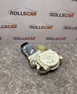BMW X5 E70 Front door window regulator motor 6967261 974623100