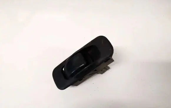 Mitsubishi Carisma Electric window control switch mr740601